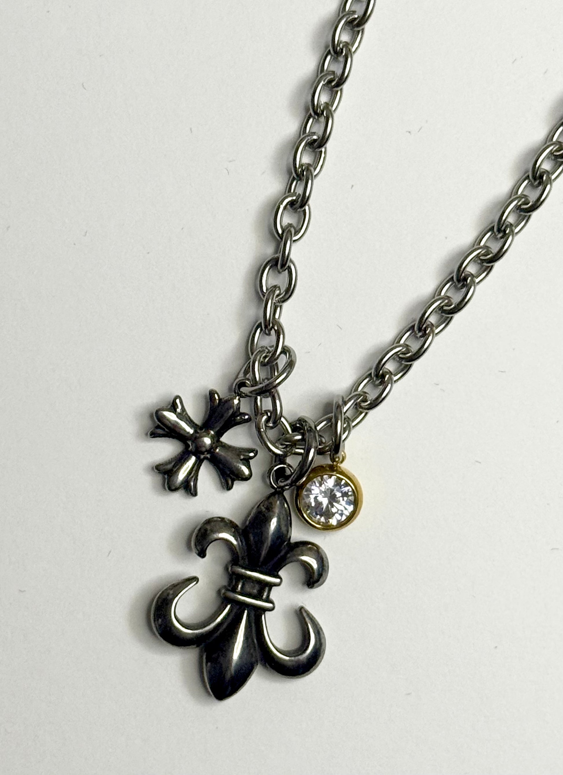 FLEUR DE LIS