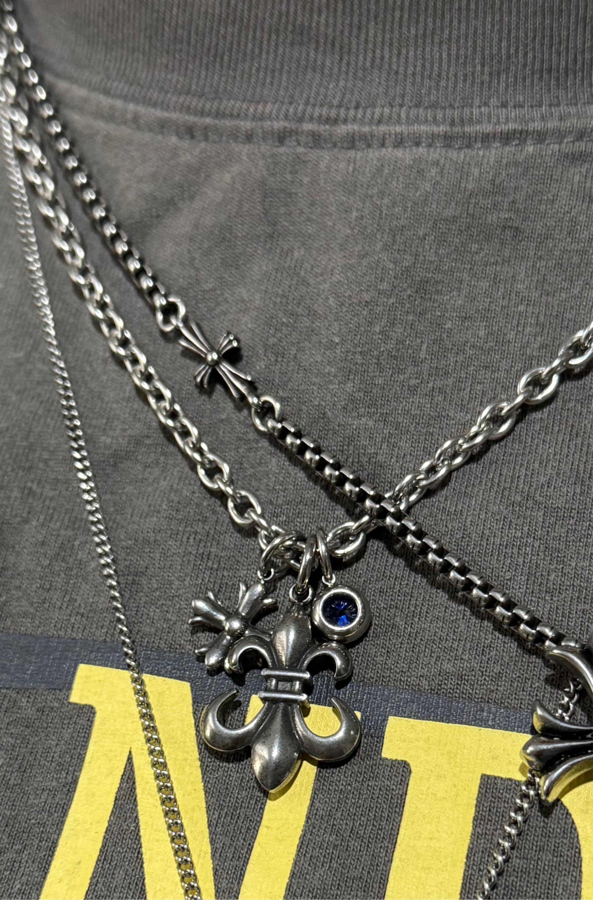 FLEUR DE LIS